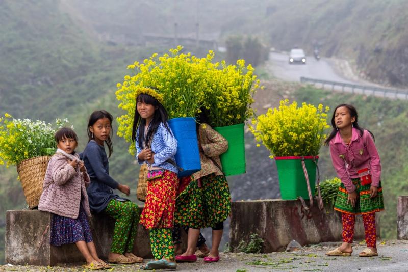 Các món ăn đường phố hấp dẫn được bày bán tại chợ đêm ở thủ đô của Lào, Viêng Chăn, thu hút du khách khám phá ẩm thực địa phương